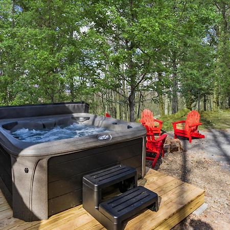 Amazing Views, Hot Tub, Fire Pit, Deck & Fireplace Inwood Exterior photo