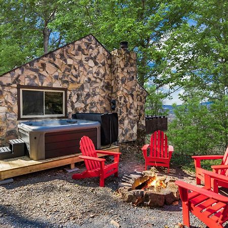 Amazing Views, Hot Tub, Fire Pit, Deck & Fireplace Inwood Exterior photo