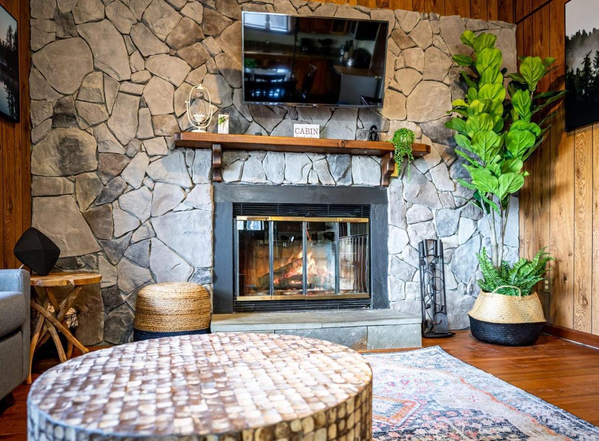 Amazing Views, Hot Tub, Fire Pit, Deck & Fireplace Inwood Exterior photo