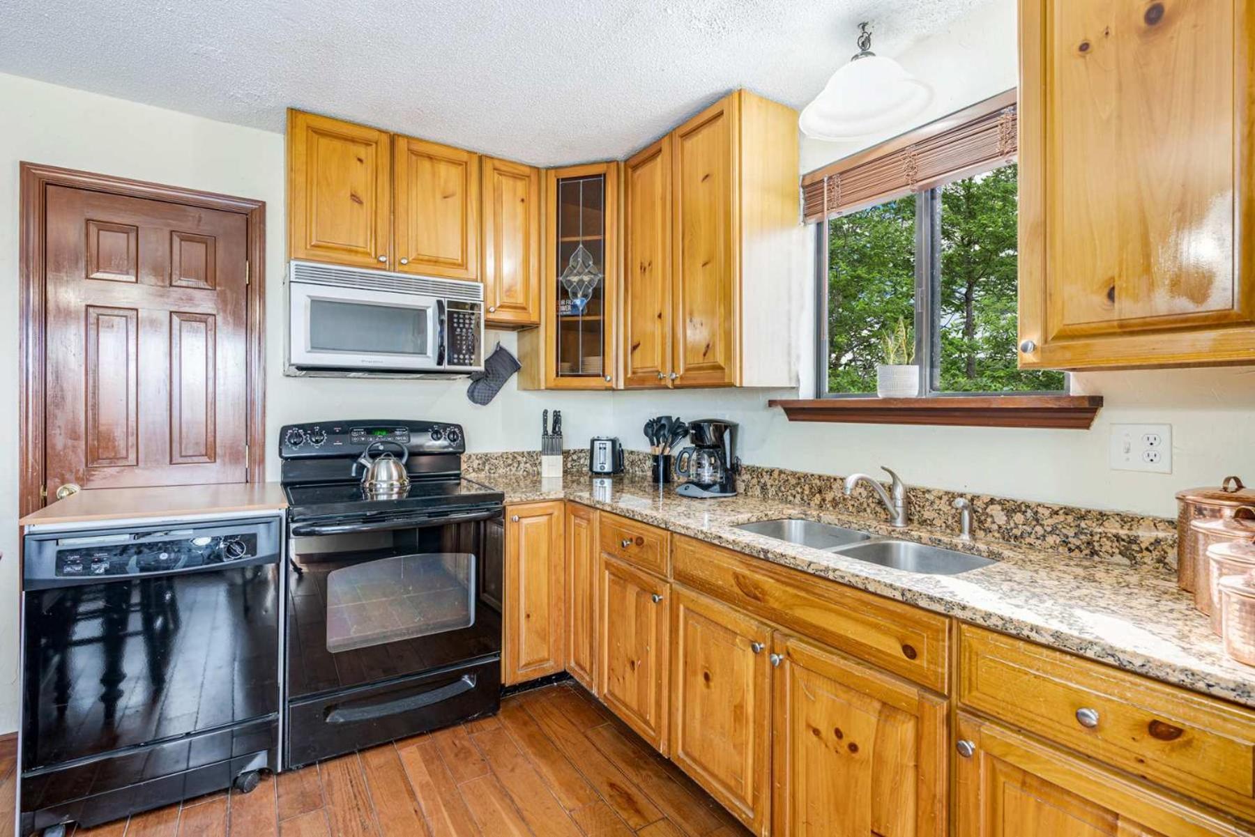 Amazing Views, Hot Tub, Fire Pit, Deck & Fireplace Inwood Exterior photo