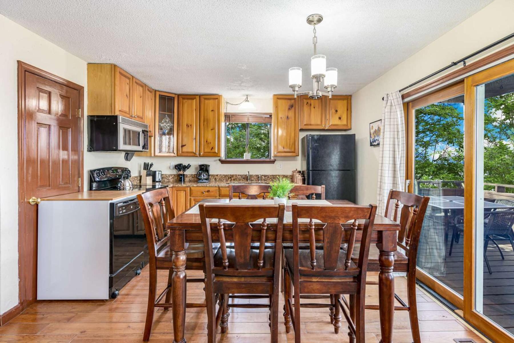 Amazing Views, Hot Tub, Fire Pit, Deck & Fireplace Inwood Exterior photo
