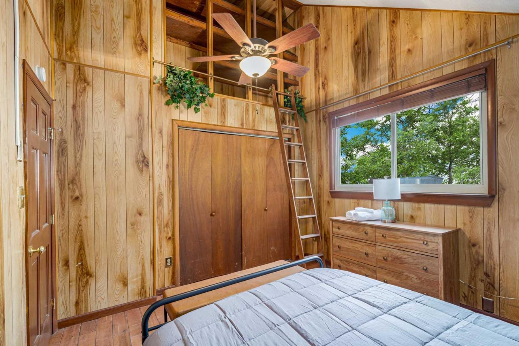 Amazing Views, Hot Tub, Fire Pit, Deck & Fireplace Inwood Exterior photo