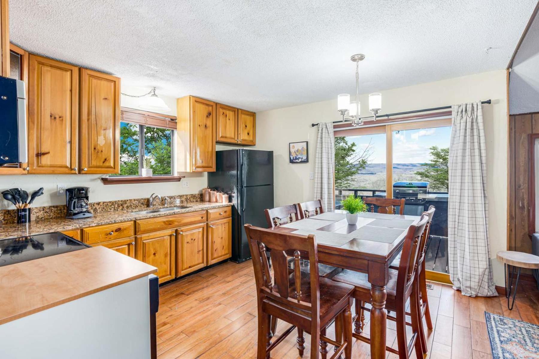 Amazing Views, Hot Tub, Fire Pit, Deck & Fireplace Inwood Exterior photo