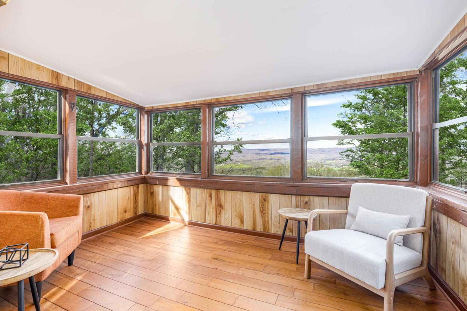 Amazing Views, Hot Tub, Fire Pit, Deck & Fireplace Inwood Exterior photo