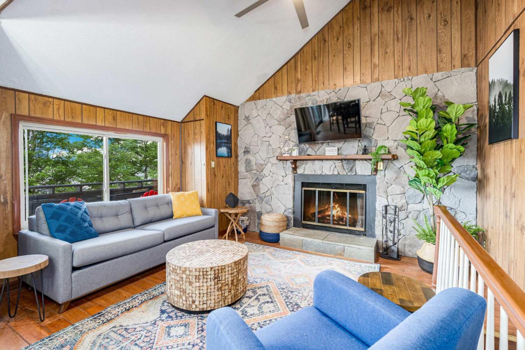 Amazing Views, Hot Tub, Fire Pit, Deck & Fireplace Inwood Exterior photo